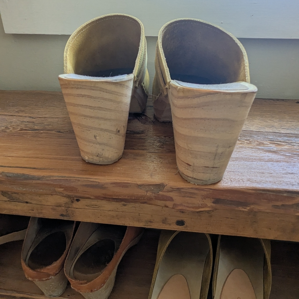 Sandrens Yellow leather Clogs EUC size 9 39 - Picture 9 of 11
